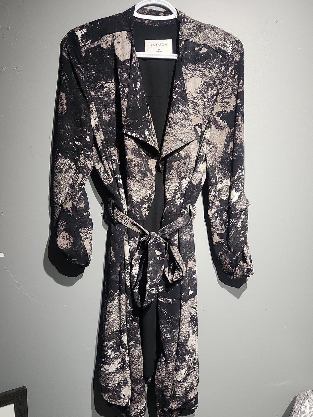 Babaton Quincy Flowy Trench Coat sz medium